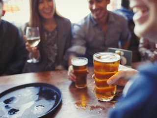 Myslíte si, že jeden pohár neuškodí? Víno či pivo môžu zvyšovať riziko vážneho ochorenia
