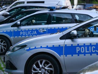 Jedna skončila s nožom pri krku. Muž zaútočil na ženy, ktoré mu chceli pomôcť