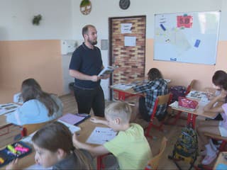 Učitelia už nemajú byť odkázaní na politikov. Ministerstvo chystá nový systém odmeňovania