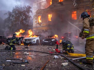 Rusko opäť útočí raketami na Kyjev. V metropole sa ozývali výbuchy