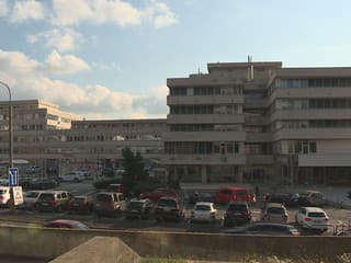 Na Slovensku rastú nové nemocnice, staré sa rozpadajú. Pozreli sme sa, ako pokračujú investície do zdravotníctva