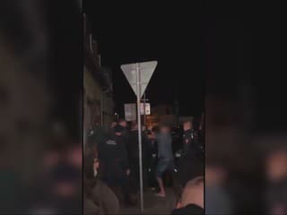 Mal upozorniť muža, aby im nemočil na fasádu domu. Michal (14) po následnom útoku skončil v nemocnici