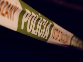 V Bernolákove objavili v noci doráňaného muža. Má byť v kritickom stave