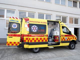 Nešťastie pri Trnave: Jedenásťročný chlapec sa hral s babetou, tá mala vybuchnúť