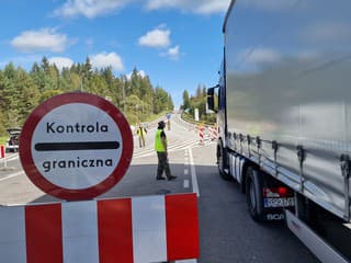 Komplikácie pre vodičov. Hraničný priechod na sever Slovenska náhle obojsmerne uzavreli