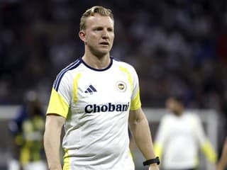 Škriniarovo Fenerbahce dočasne povedie holandská legenda. Klub hľadá nového hlavného trénera