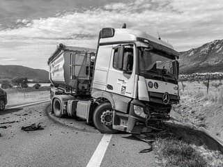 Tragická nehoda pri Rožňave si vyžiadala jednu obeť. Polícia začala trestné stíhanie