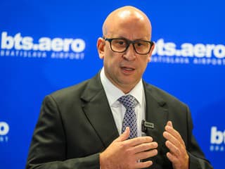 Ministerstvo od súkromného dopravcu vymáha 2,5 milióna eur. Peniaze mali poslať úradníci omylom
