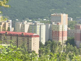 Trojizbový byt sa stáva luxusom. Rodiny čoraz častejšie volia skromnejšie bývanie