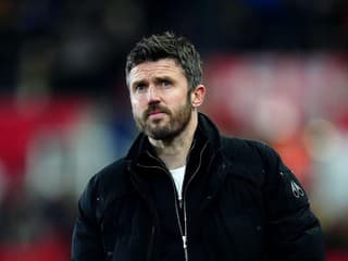 Tréner Manchestru United sa po zahanbujúcej prehre ospravedlnil fanúšikom. Nespokojnosť neskrýval ani ťahúň