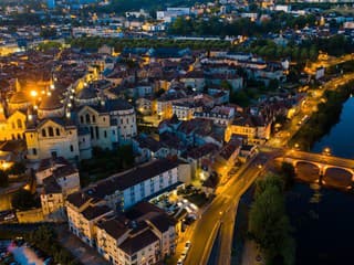 Kostolné zvony zvonili celú noc bez prestávky. Obyvatelia mali zlé tušenie