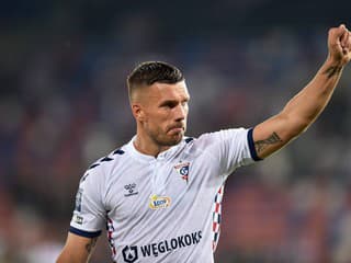Obrovské gesto šéfa Gašparíkovho klubu. Legendárny Podolski pomôže rodine zavraždeného fanúšika