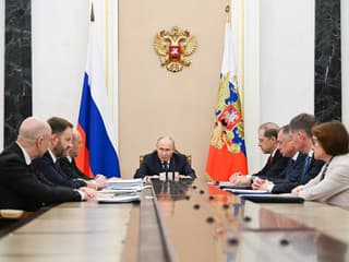 Odvolal, čo odvolal. Putin opäť zmenil svoje územné požiadavky voči Ukrajine, píše Bloomberg