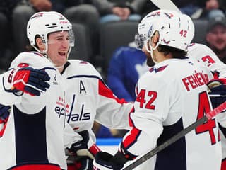 VIDEO: Fehérváry sa opäť blysol v ofenzíve a prispel k triumfu. V noci sa v NHL tešili hneď traja Slováci