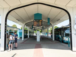 Bizarné pravidlo tu platí už dva roky. V tomto kraji autobus zastaví, no nastúpiť nemôžete