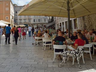 Nikdy nejedzte v takejto reštaurácii. Šéfkuchári prezradili, ako spoznať turistickú pascu