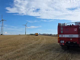 VIDEO: V Česku sa zrútila unikátna veterná elektráreň. Ostatné je potrebné skontrolovať, žiada starosta