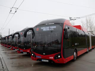 Bratislava posiela staré autobusy do dôchodku. Nahradia ich technologicky nabité vozidlá