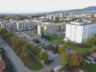 Pacient čakal na urgente v Nitre šesť hodín. Nemocnica priznala chybu, zavádza nové opatrenie
