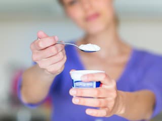 Môže obyčajný jogurt spomaliť starnutie? Nová štúdia priniesla zaujímavé zistenia