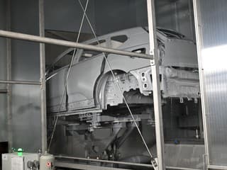 Závod Volvo pri Košiciach prijal 1000 zamestnancov a spustil prvú pracovnú zmenu