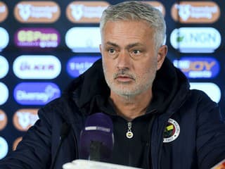 Mal nahradiť legendu, no zamieril k rivalovi. José Mourinho prezradil, ktorý klub má blízko k Realu Madrid