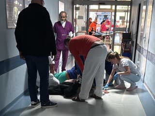 DETAILY útoku v ružinovskej nemocnici: TOTO bol dôvod vyčíňania pacienta! Dvaja zdravotníci sú zranení