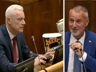 Čoraz absurdnejší parlament: Ferenčák už očakáva len divadlo, do pléna prišiel s PUKANCAMI, náklad od Kišša z PS!