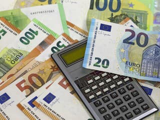 Štát plánuje prijať tisíce nových zamestnancov: Na platy vo verejnej správe pôjde vyše 15 miliárd eur!