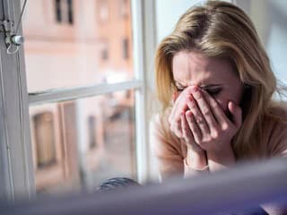 Žena sa zdôverila so šokujúcim príbehom: Jej matka a manžel spolu spávajú! A potom prišla oveľa TVRDŠIA rana