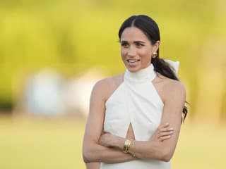 Meghan oslávila 45 rokov, kráľovská rodina sa na ňu vykašľala! Prišlo jej jediné prianie od...