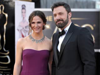 J.Lo asi bude zúriť: Jennifer Garner ukázala na ruke obrovský diamant, je od Bena Afflecka?