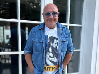 Má po 66-ke, no maká ako drak: Michal David po úteku k moru chystá čosi obrovské! Toto sa vám bude páčiť
