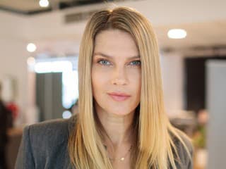 Známa Slovenka po mesiaci doma z liečebne: Odretá tvár, zranená ruka a VIDEO, z ktorého mrazí!