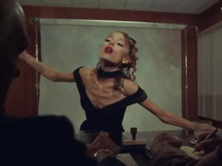 Je to čím ďalej, tým horšie! Ariana Grande v novom klipe desí vzhľadom: Vyzerá choro!
