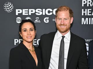 Zmena plánu! Princ Harry pricestuje do Británie bez rodiny... Čo sa to deje?!