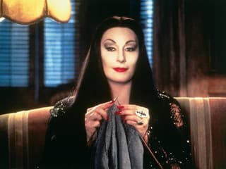 Slávna Morticia z Addamsovcov: Aha, ako vyzerala ako 16-ročná žaba!