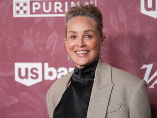 Zopakovala hanebnú scénu, ktorá ju vyniesla do oblakov: Rozkrok Sharon Stone znova v polohe Vitaj!
