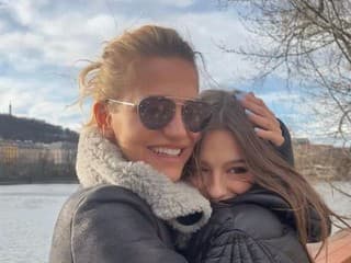 Z dcéry Dary Rolins je poriadna femme fatale: FOTO 18-ročná Lola očarila odvážnym outfitom!