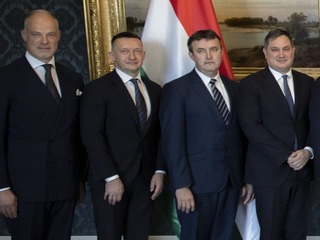 Orbánov minister si zariadil úrad ako PALÁC: Nábytok za 3 milióny eur! Nechýbal barový pult ani luxusná sedačka