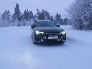 KATASTROFÁLNE rozdielne brzdné dráhy: Odborníci varujú pred lacnými zimnými pneumatikami! Výrazné zlyhania