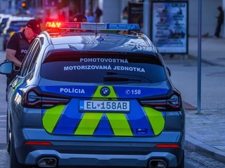 Nočná DRÁMA v rodinnom dome v Stupave: Muž skončil s bodnými ranami! Polícia zadržala útočníka
