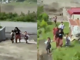 DESIVÉ ZÁBERY z Nepálu: HRDINSKÁ záchrana detí v poslednej chvíli! Následne sa už valila voda