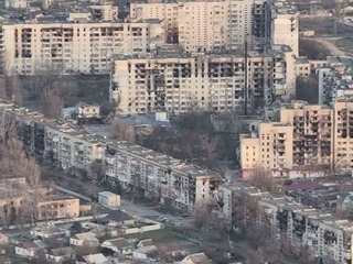 Hororové svedectvá z okupovaného mesta na Ukrajine: Ľudia varia burinu, objavili sa prípady jedenia psov!