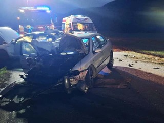 AKTUÁLNE Tragický sobotný podvečer pri Revúcej: Pri dopravnej nehode zomrel jeden človek