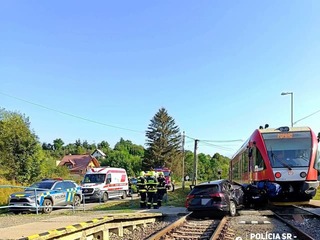 AKTUÁLNE Zrážka vlaku a osobného auta: Na mieste zasahujú všetky zložky!