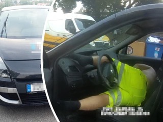 Bláznivý kúsok na križovatke: Muž si za volantom jednoducho pospal, so zadržaným vodičákom a fľašou ginu!