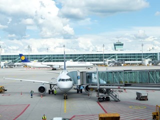 Na európskom letisku sa vyskytla MALÁRIA: Hlásia prípady nákazy, v lietadle našli jediného komára!