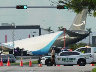 TRAGÉDIA na letisku: VIDEO Lietadlo Boeing zišlo z dráhy a začalo horieť, hlásia najmenej päť obetí