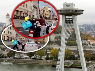 Obrovská BITKA na Moste SNP: Dvaja donáškoví kuriéri si NIČ nedarovali, lietali päste a tvrdé údery!